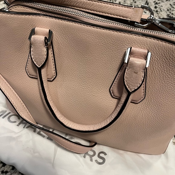 Authentic Michael Kors Pink handbag - Picture 11 of 16